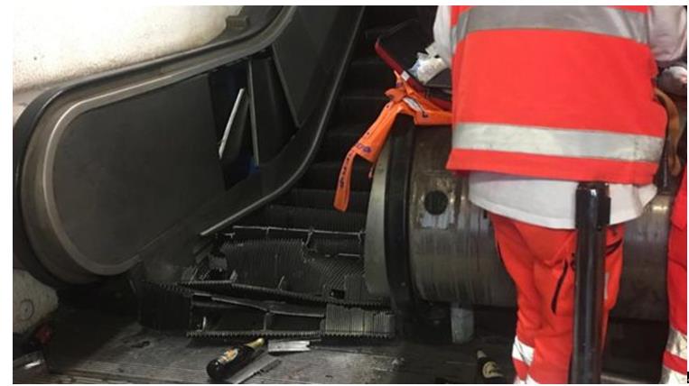 More than 20 people were hurt,some seriously,when an escalator ran out of control at a Rome metro station.
Footage shared on social media showed people being crushed at the bottom as stairs on the escalator crumpled.Many of those injured Use For CNIM